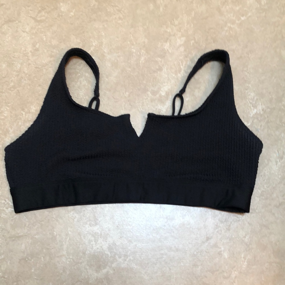 Victoria’s Secret Pink bra or bikini top